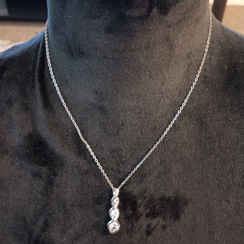 Elegant Silver Necklace